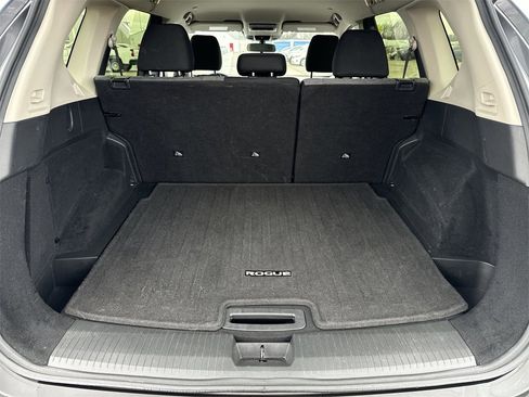 Used 2023 Nissan Rogue SV image 20