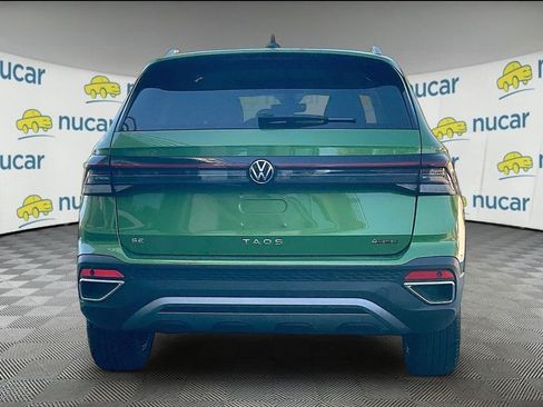 Used 2025 Volkswagen Taos SE w/ Panoramic Sunroof Package AWD/4WD image 5