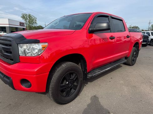 Used 2011 Toyota Tundra 4x4 CrewMax image 9