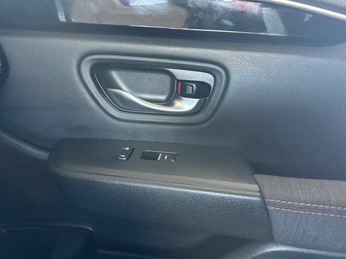 Used 2025 Honda Pilot Sport image 18