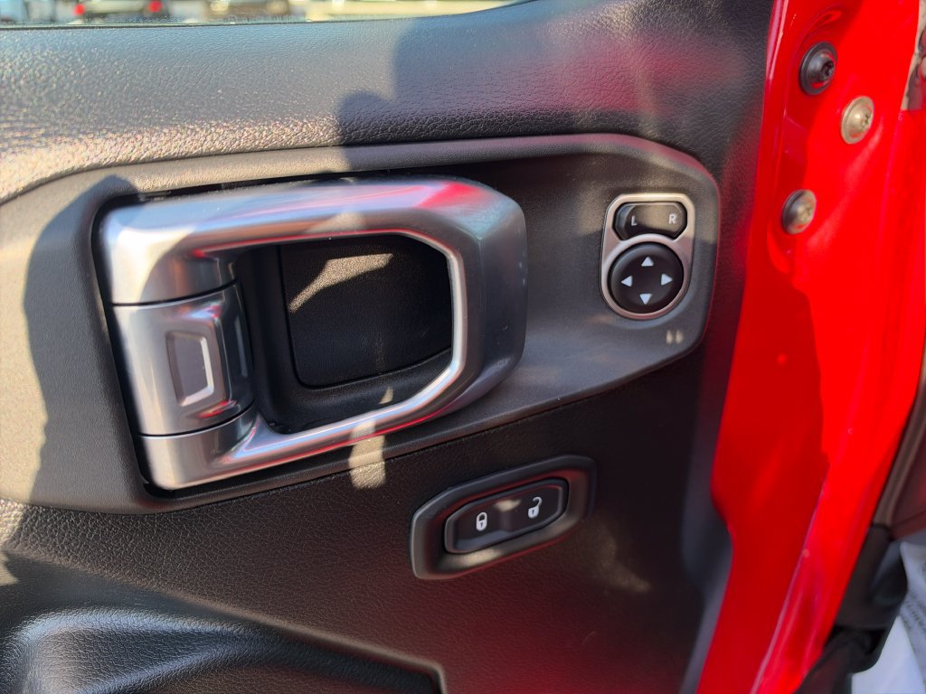 Used 2020 Jeep Gladiator Rubicon w/ Cold Weather Group AWD/4WD image 12