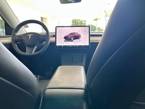 Used 2023 Tesla Model Y Long Range AWD/4WD image 35