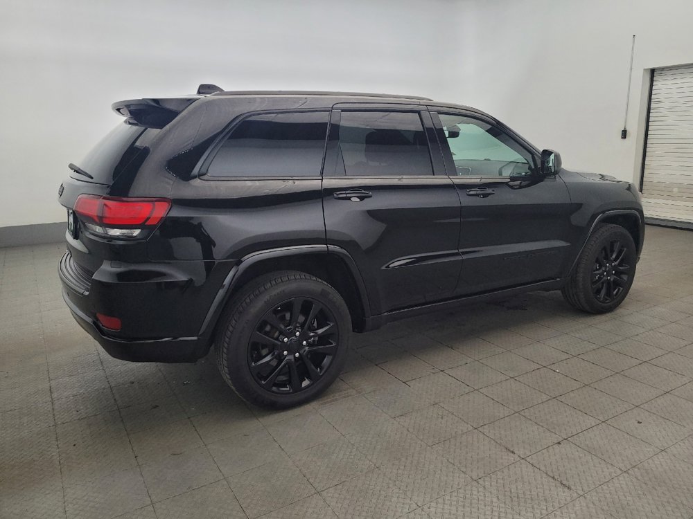 Used 2019 Jeep Grand Cherokee Altitude AWD/4WD image 10