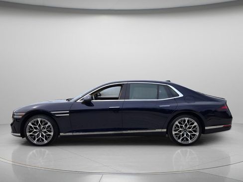 Used 2025 Genesis G90 3.5T AWD/4WD image 3