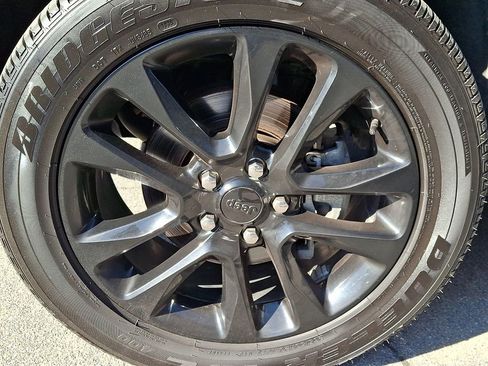 Used 2020 Jeep Grand Cherokee Altitude image 9