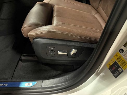 Used 2022 BMW X5 xDrive45e image 24
