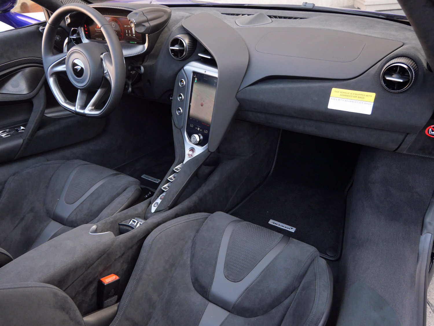 Used 2024 McLaren 750S Spider RWD image 9