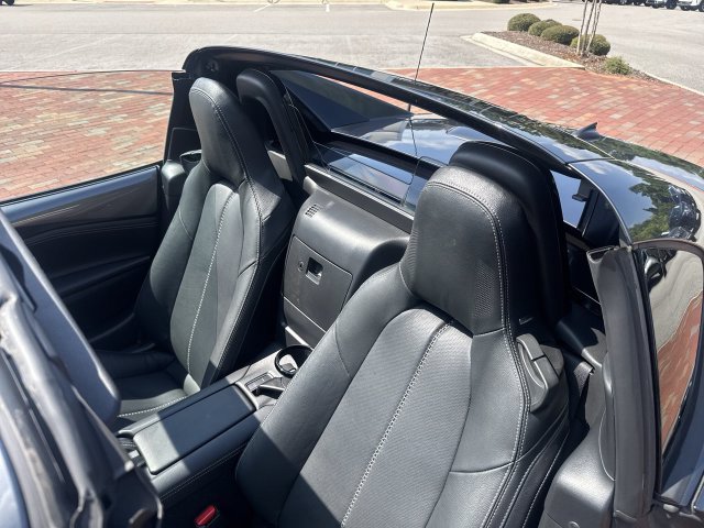 Used 2025 MAZDA MX-5 Miata RF Grand Touring RWD image 11