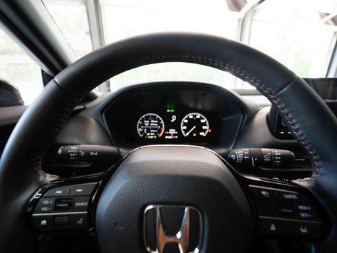 Used 2025 Honda HR-V Sport image 15