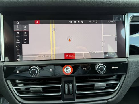 New 2026 Porsche Macan image 24