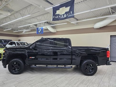 Used 2017 Chevrolet Silverado 1500 LTZ Z71 w/ LTZ Plus Package image 9