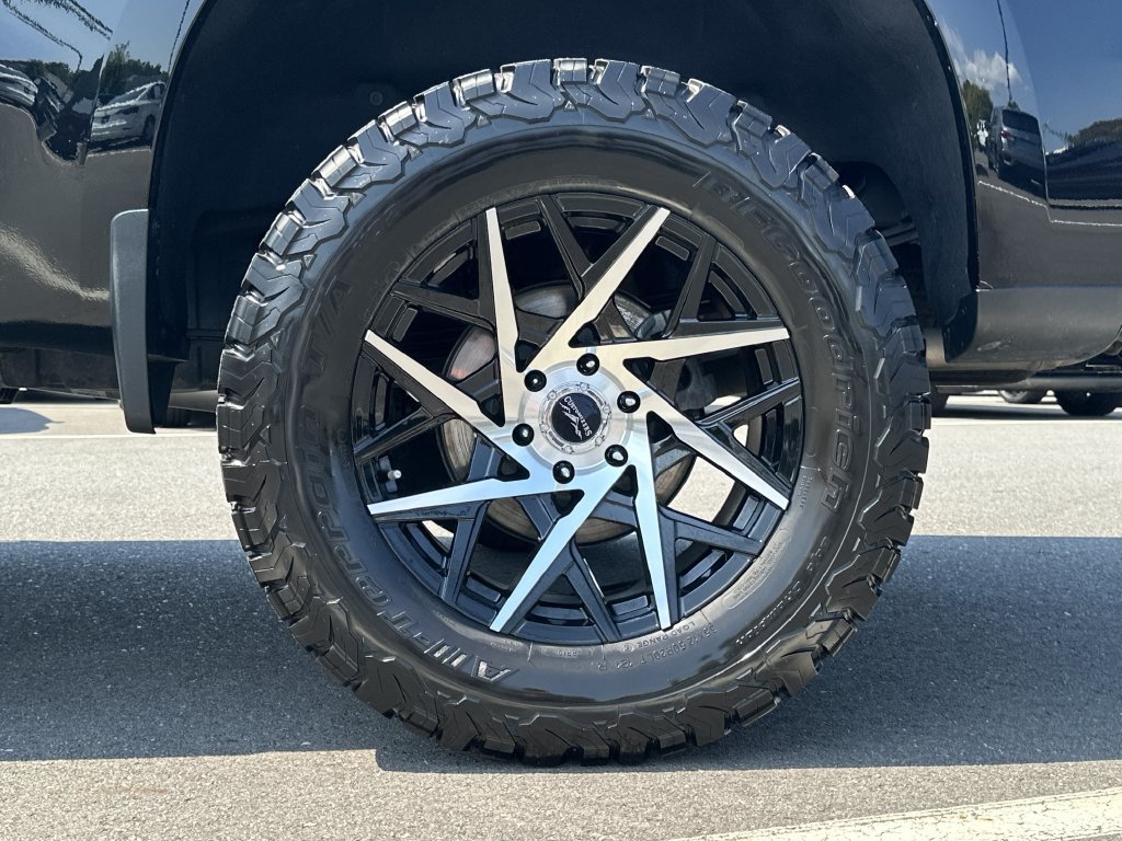 Used 2023 Chevrolet Silverado 1500 LT Trail Boss w/ LT Trail Boss Premium Package AWD/4WD image 16