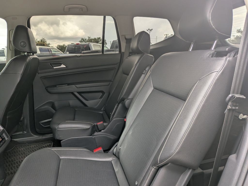 Used 2021 Volkswagen Atlas SE w/ Towing Package FWD image 17