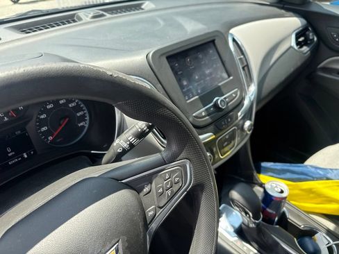 Used 2022 Chevrolet Equinox LS FWD image 14