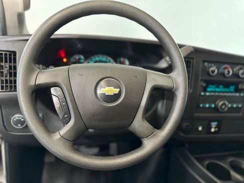 Used 2017 Chevrolet Express 2500 image 14