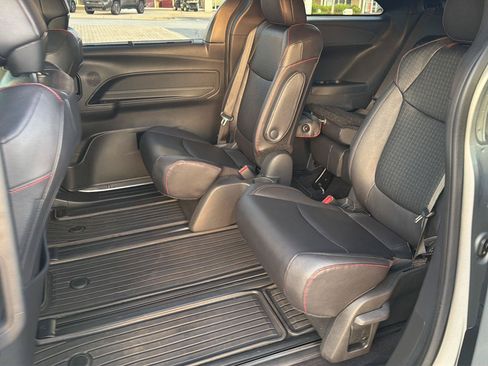Certified 2025 Toyota Sienna XSE FWD image 11