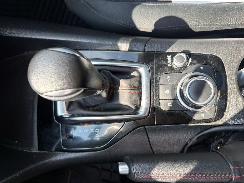 Used 2016 MAZDA MAZDA3 i Touring FWD image 9