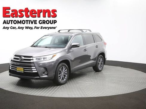 Used 2019 Toyota Highlander XLE AWD/4WD image 59