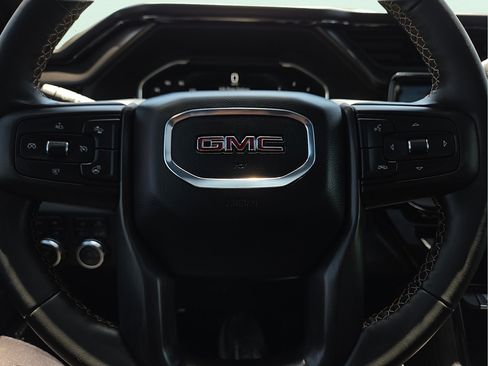 Used 2025 GMC Sierra 2500 AT4 w/ AT4 Premium Plus Package AWD/4WD image 19