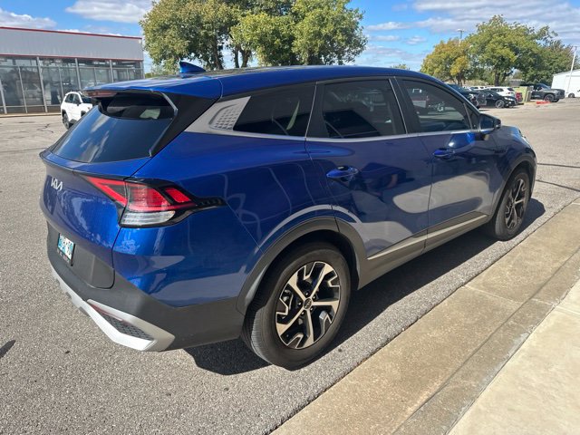 Used 2024 Kia Sportage EX FWD image 4