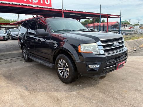 Used 2015 Ford Expedition XLT w/ Equipment Group 201A RWD image 10