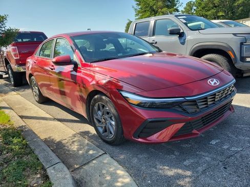Used 2024 Hyundai Elantra Blue FWD image 1