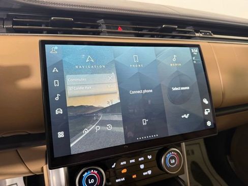 Certified 2023 Land Rover Range Rover SE image 30