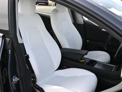 Used 2023 Tesla Model 3 Performance image 23