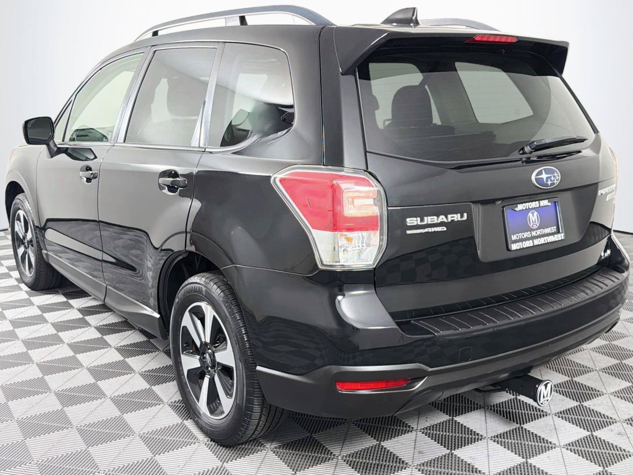 Used 2017 Subaru Forester 2.5i Premium AWD/4WD image 9