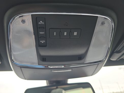 Used 2023 Dodge Charger R/T RWD image 37