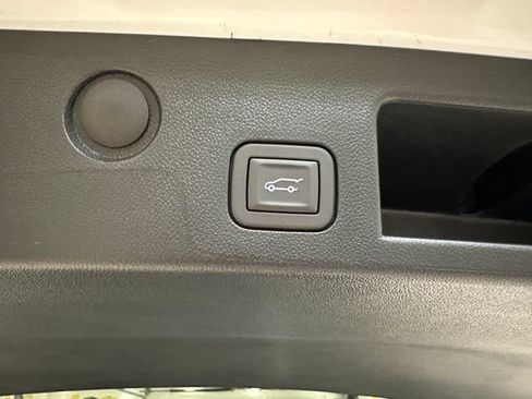 New 2027 Chevrolet Equinox LT w/ Convenience Package II AWD/4WD image 16