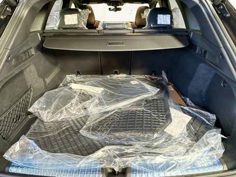 New 2026 Audi SQ5 Prestige AWD/4WD image 23