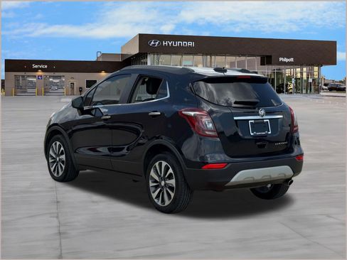 Used 2022 Buick Encore Preferred w/ Safety Package FWD image 3