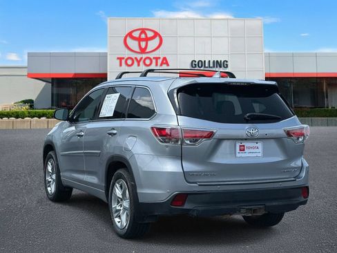Used 2016 Toyota Highlander Limited w/ Driver Technology Package AWD/4WD image 4