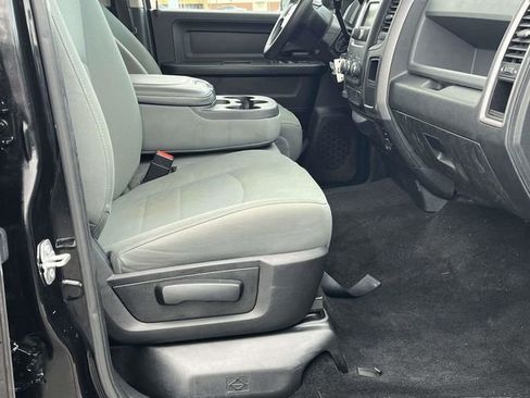 Used 2018 RAM 2500 Tradesman w/ Chrome Appearance Group image 23