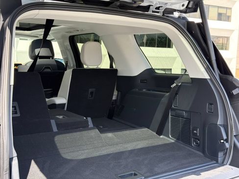 New 2026 Lincoln Navigator Reserve AWD/4WD image 8