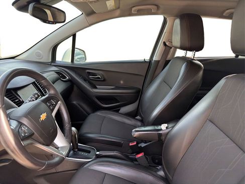 Used 2022 Chevrolet Trax LT w/ Sport Edition image 10