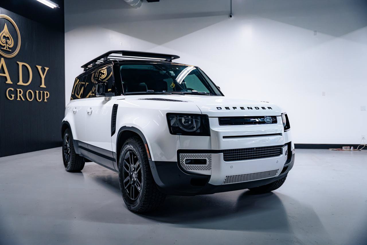 Used 2025 Land Rover Defender 110 S AWD/4WD image 7