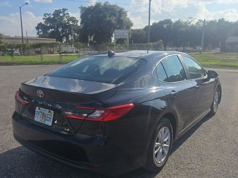 Used 2025 Toyota Camry LE FWD image 5