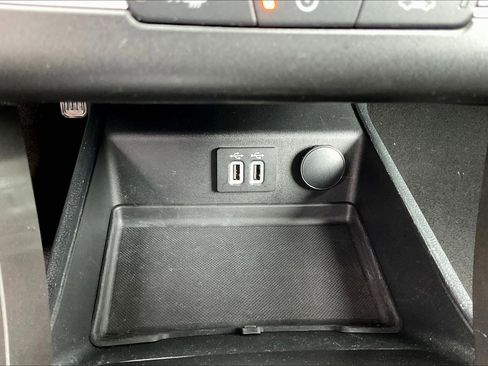 Used 2020 Ford Fusion SE FWD image 16