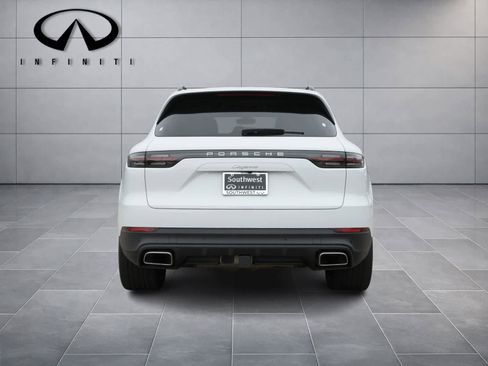 Used 2023 Porsche Cayenne Platinum Edition AWD/4WD image 5