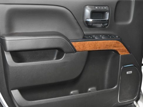 Used 2018 Chevrolet Silverado 1500 High Country image 4