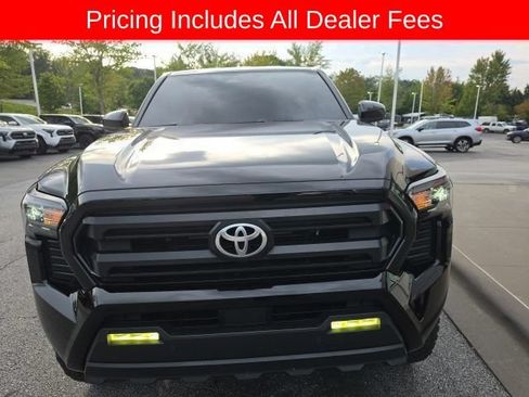 Used 2024 Toyota Tacoma SR5 AWD/4WD image 16