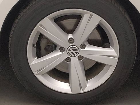 Used 2013 Volkswagen Passat 2.5 SE image 31