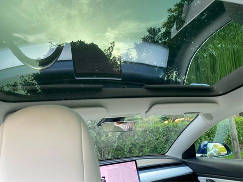 Used 2018 Tesla Model 3 Mid Range RWD image 13