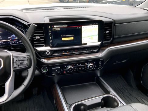 Used 2025 GMC Sierra 2500 SLT w/ SLT Premium Package image 7