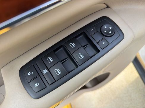 Used 2011 Jeep Grand Cherokee Limited w/ Trailer Tow Group AWD/4WD image 12