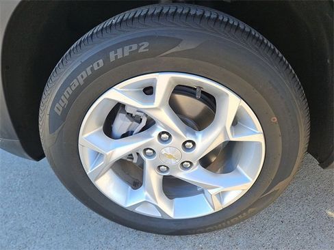 Used 2024 Chevrolet Trax LS w/ LS Convenience Package image 27