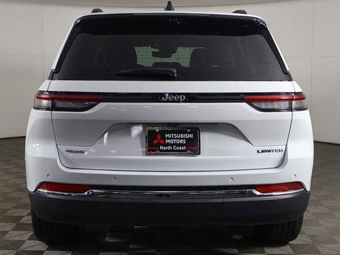 Used 2023 Jeep Grand Cherokee Limited w/ Luxury Tech Group II AWD/4WD image 14