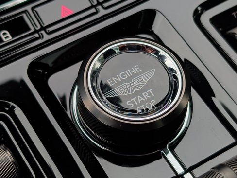 Used 2025 Aston Martin DBX 707 AWD/4WD image 23